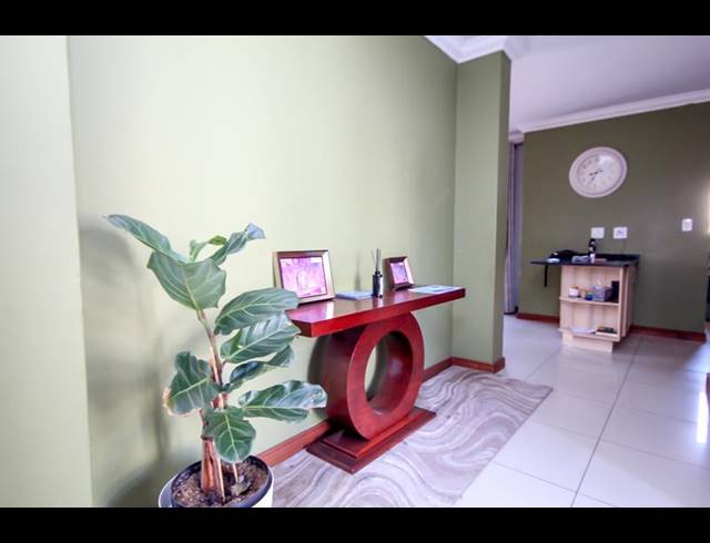 4 BEDROOM HOUSE FOR SALE IN THATCHFIELD